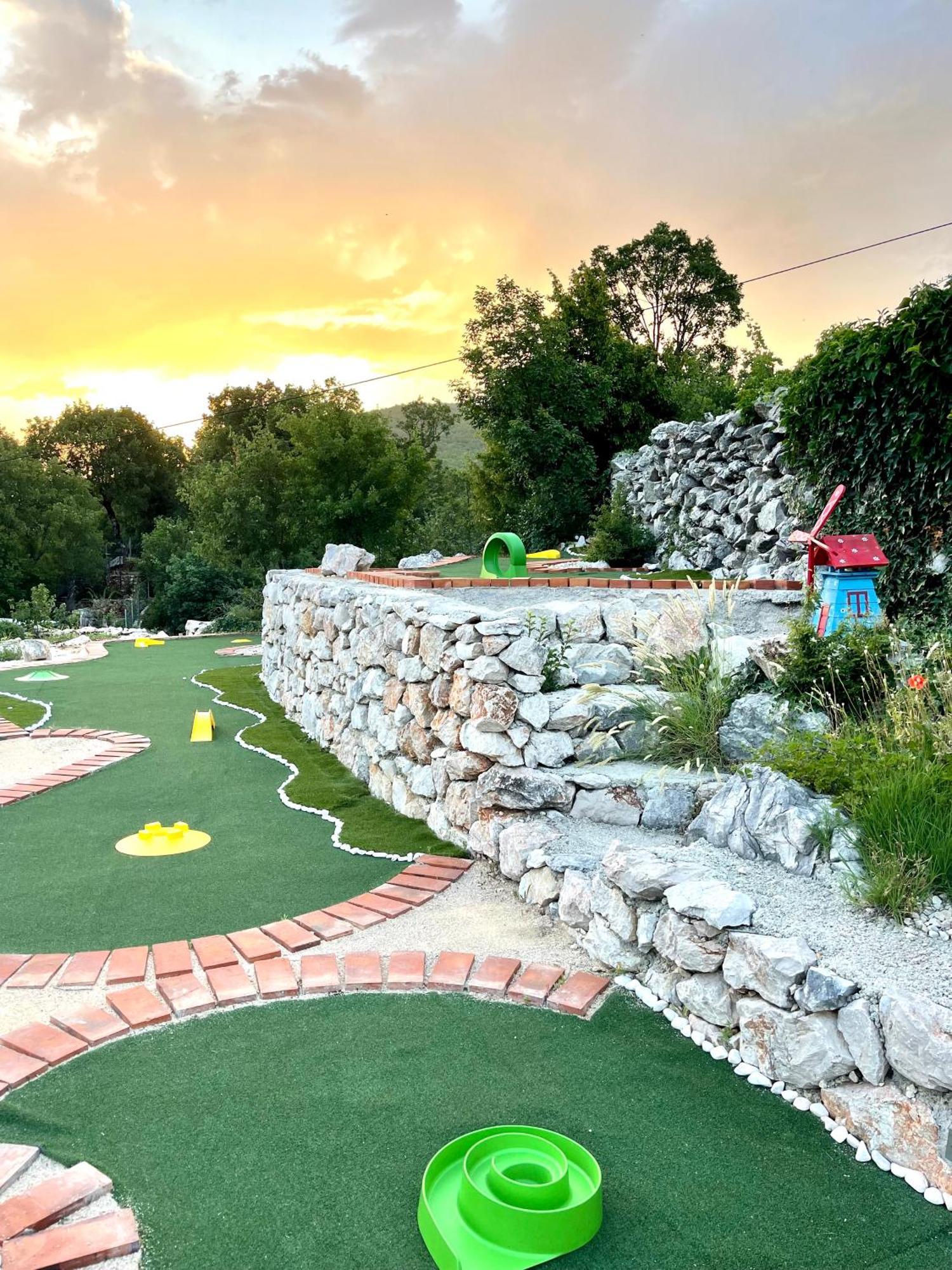 Villa Sagosde With Swimming Pool And Mini Golf Zagvozd Exterior photo